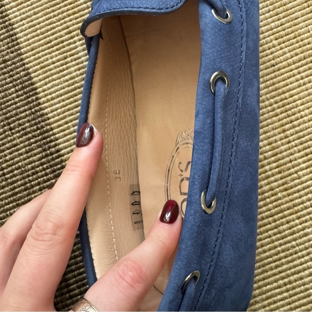 Tod's Blue Suede Loafers Classic Slip-On Style - Picture 4 of 7